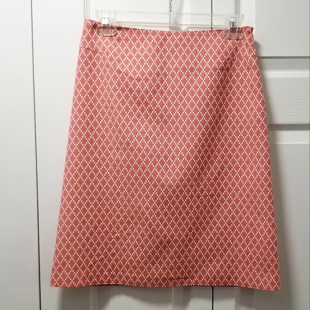 TAHARI Skirt size 2 salmon color w/white angled checker design side zipper